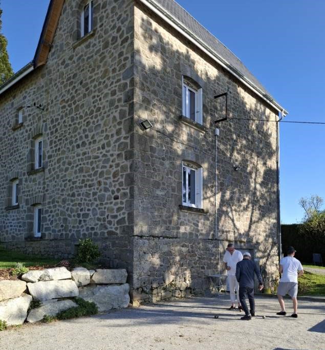 GEM L TLCA :   Arrivée au Doux Refuge à St EXUPERY LES ROCHES 